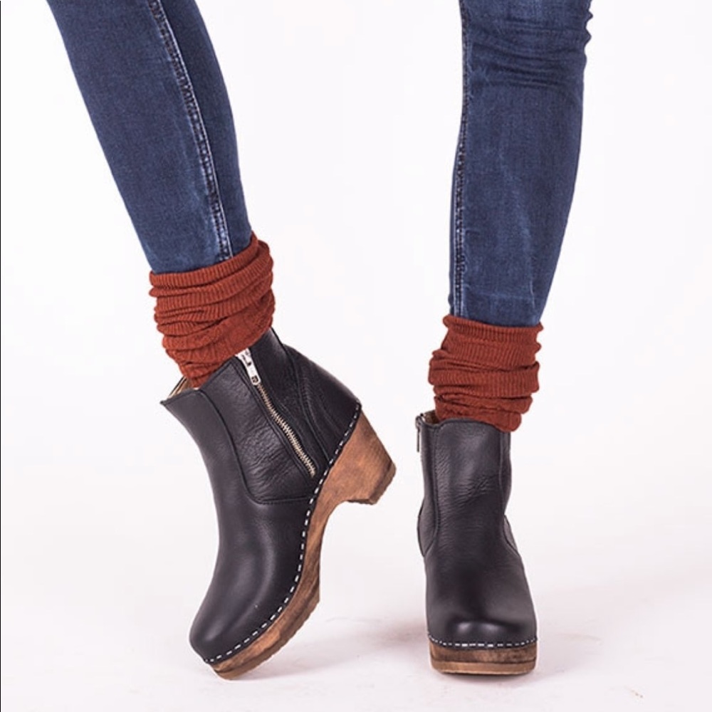 Auckland Black CLOG BOOT WITH BROWN LOW HEEL